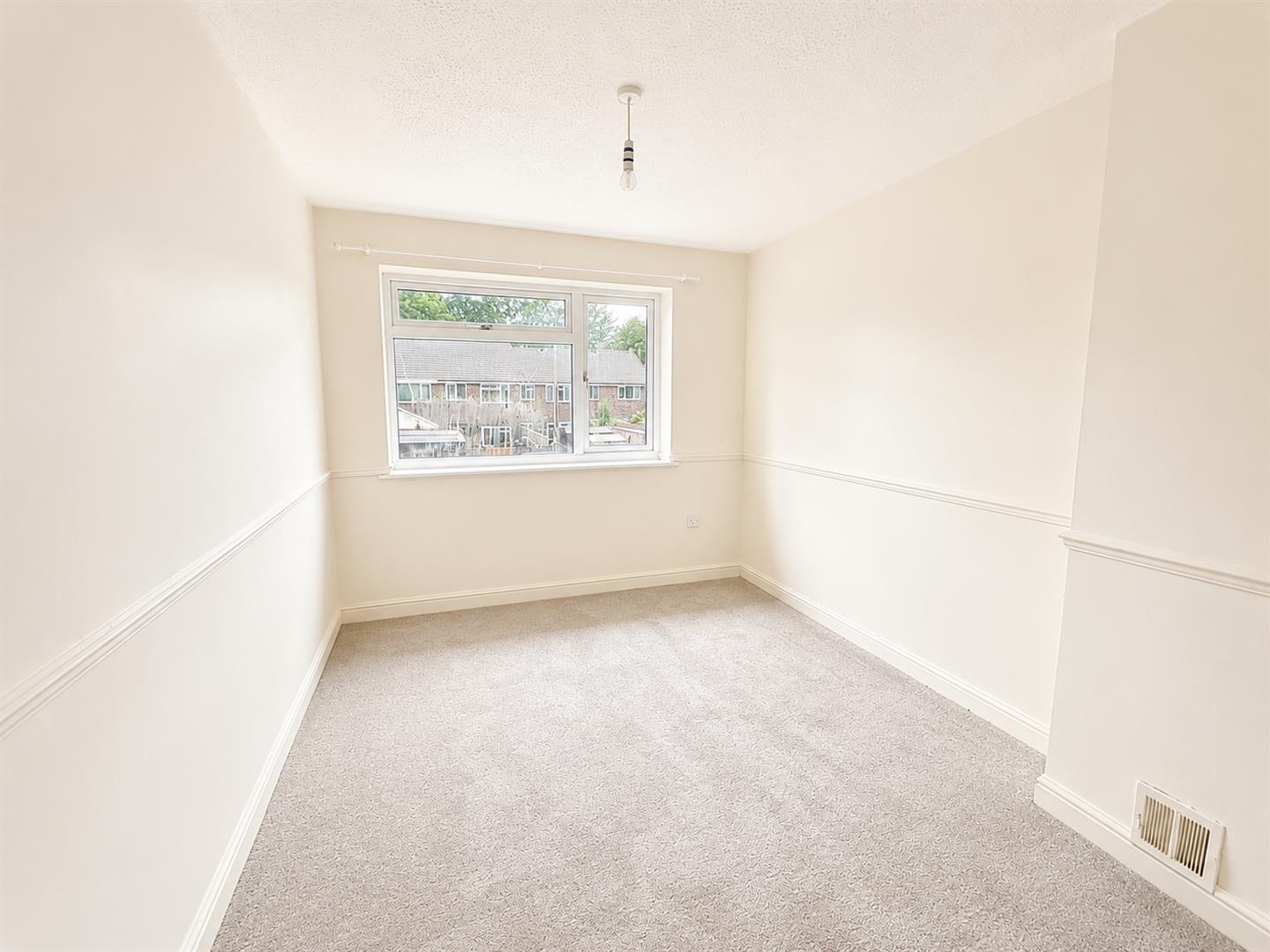 4 Overcross, Shrewsbury, SY3 7TN To Let